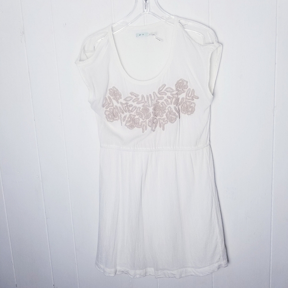 Kimchi Blue Cold Shoulder Beaded Dress Size Medium - Picture 2 of 14